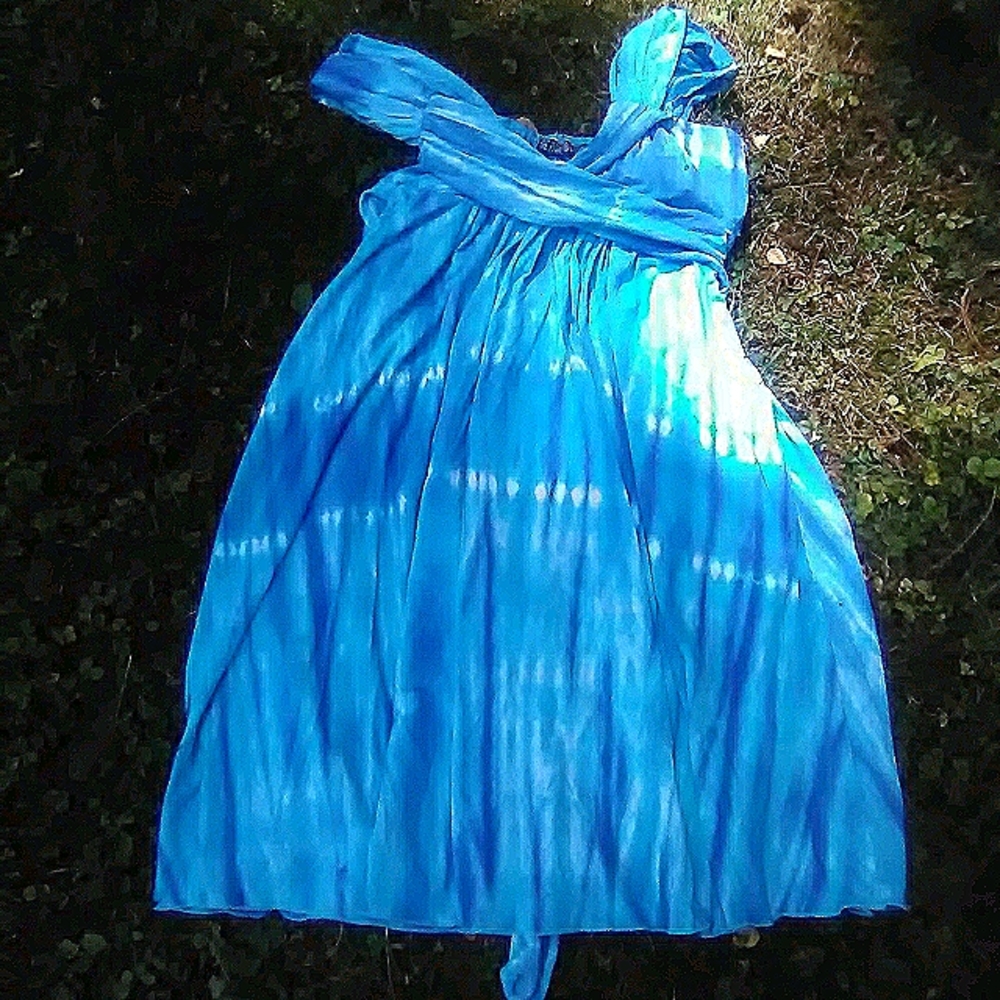 Pyramid collection tie-dye sleeveless dress